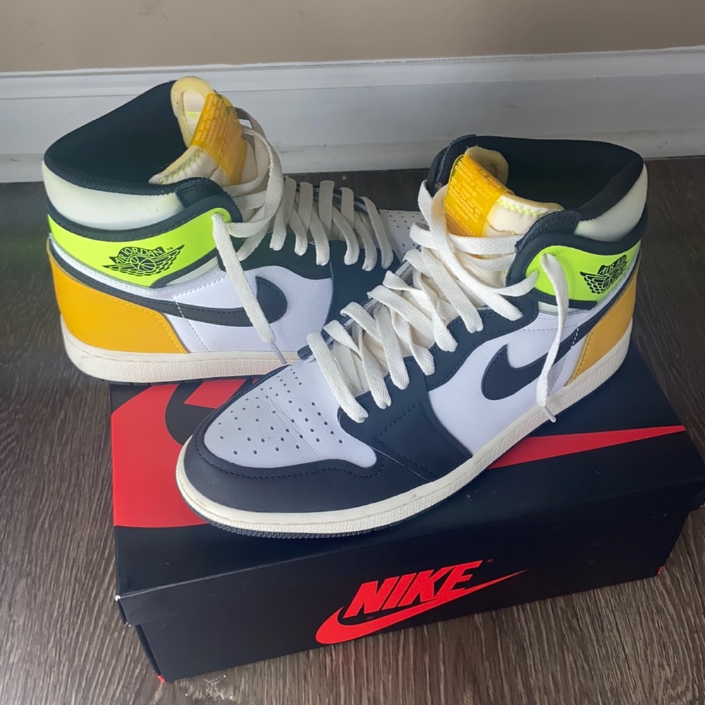 Jordan 1s Men’s size 9